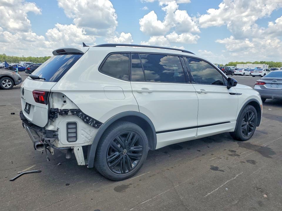 58924986 :رقم المزاد ، 3VVCB7AX9NM040739 vin ، 2022 Volkswagen Tiguan مزاد بيع