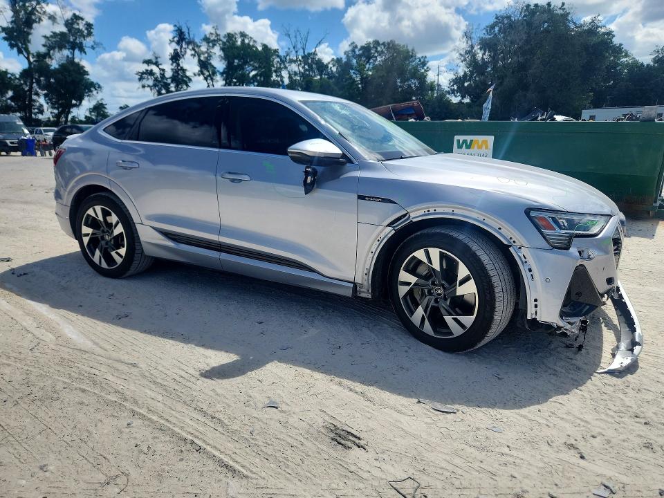 2022 Audi E-tron მანქანა იყიდება აუქციონზე, vin: WA12AAGE8NB028552, აუქციონის ნომერი: 55925216