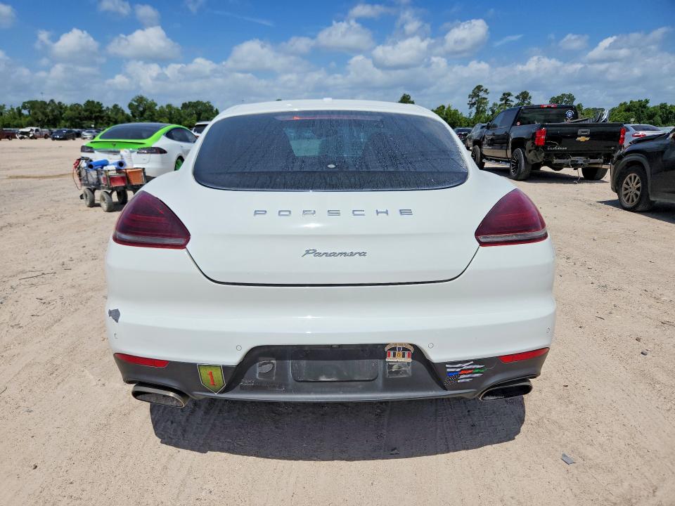 57933046 :رقم المزاد ، WP0AA2A72FL006947 vin ، 2015 Porsche Panamera مزاد بيع