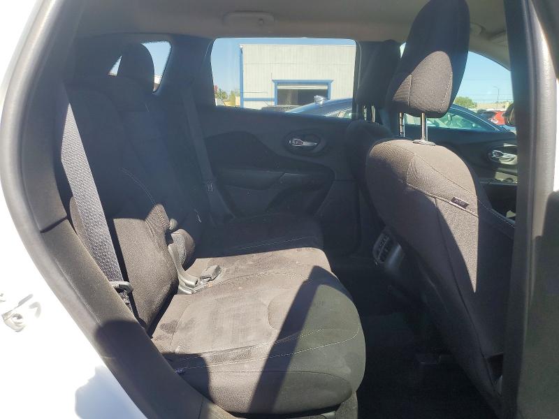 56314636 :رقم المزاد ، 1C4PJMCS0HW513712 vin ، 2017 Jeep Cherokee مزاد بيع