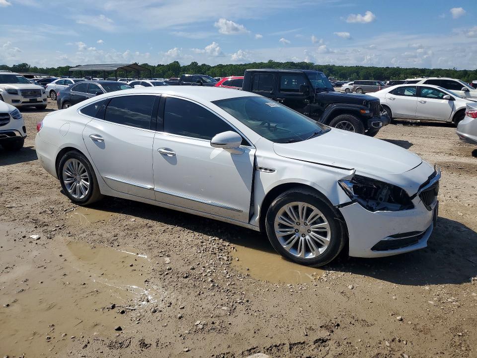55601996 :رقم المزاد ، 1G4ZP5SZ8JU127385 vin ، 2018 Buick Lacrosse مزاد بيع
