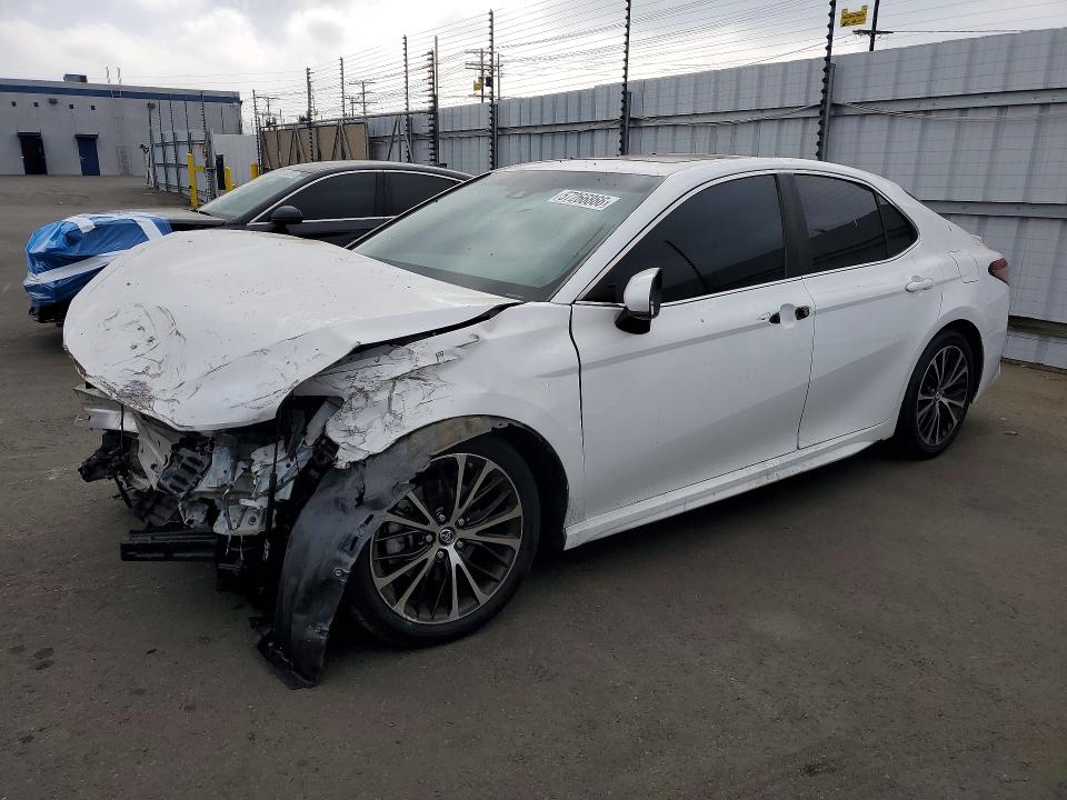 2018 Toyota Camry მანქანა იყიდება აუქციონზე, vin: 4T1B11HK0JU095053, აუქციონის ნომერი: 57266866