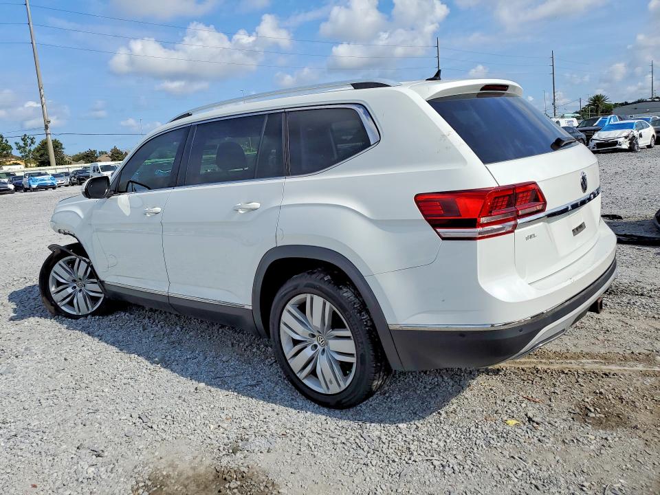 56833046 :رقم المزاد ، 1V2NR2CA1JC561558 vin ، 2018 Volkswagen Atlas مزاد بيع