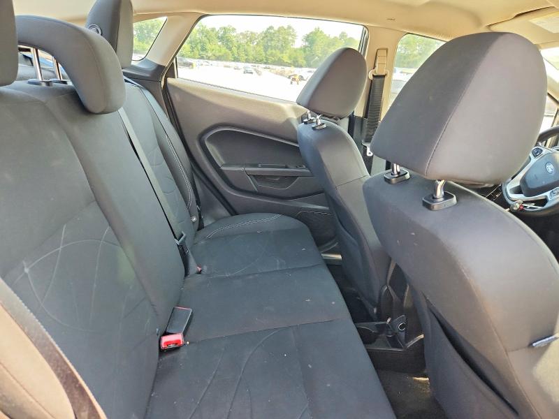 58728216 :رقم المزاد ، 3FADP4BJ7FM114471 vin ، 2015 Ford Fiesta مزاد بيع