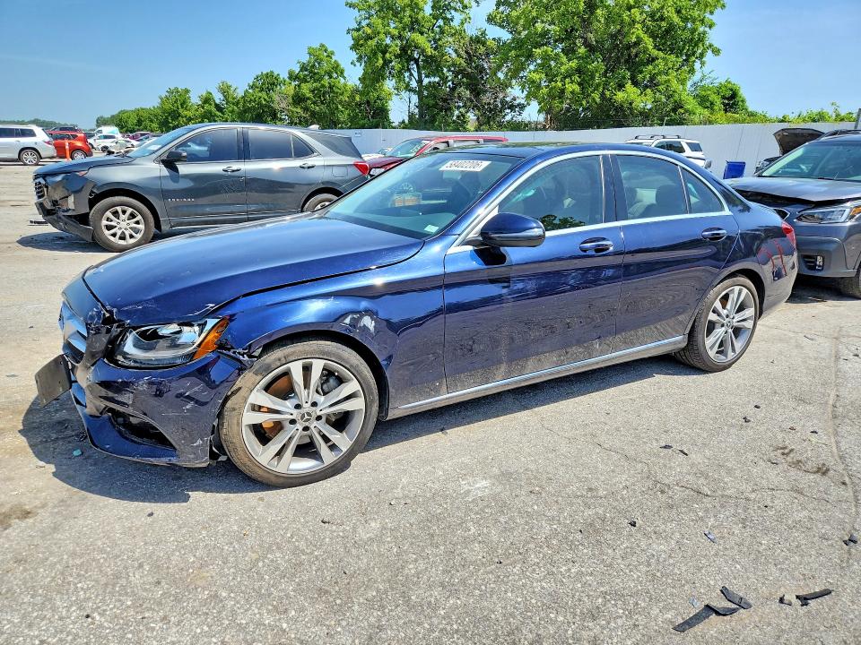 58402206 :رقم المزاد ، 55SWF4KB0HU225478 vin ، 2017 Mercedes-benz C مزاد بيع