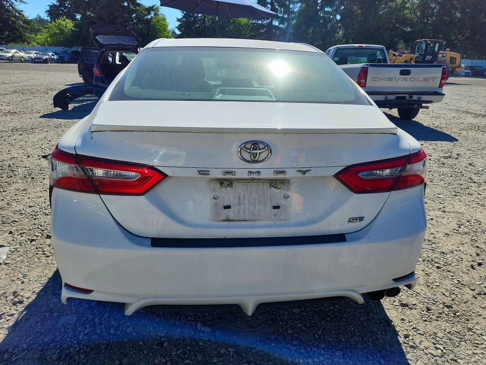 2018 Toyota Camry მანქანა იყიდება აუქციონზე, vin: 4T1B11HK4JU526249, აუქციონის ნომერი: 56187466