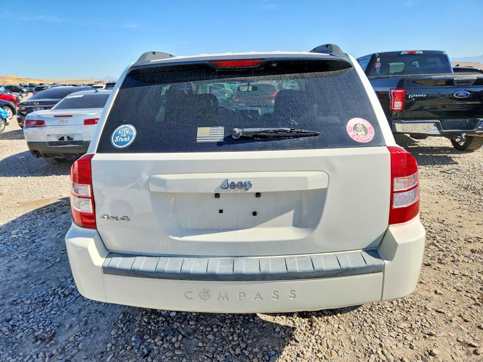 55913246 :رقم المزاد ، 1J8FF47W27D427993 vin ، 2007 Jeep Compass مزاد بيع