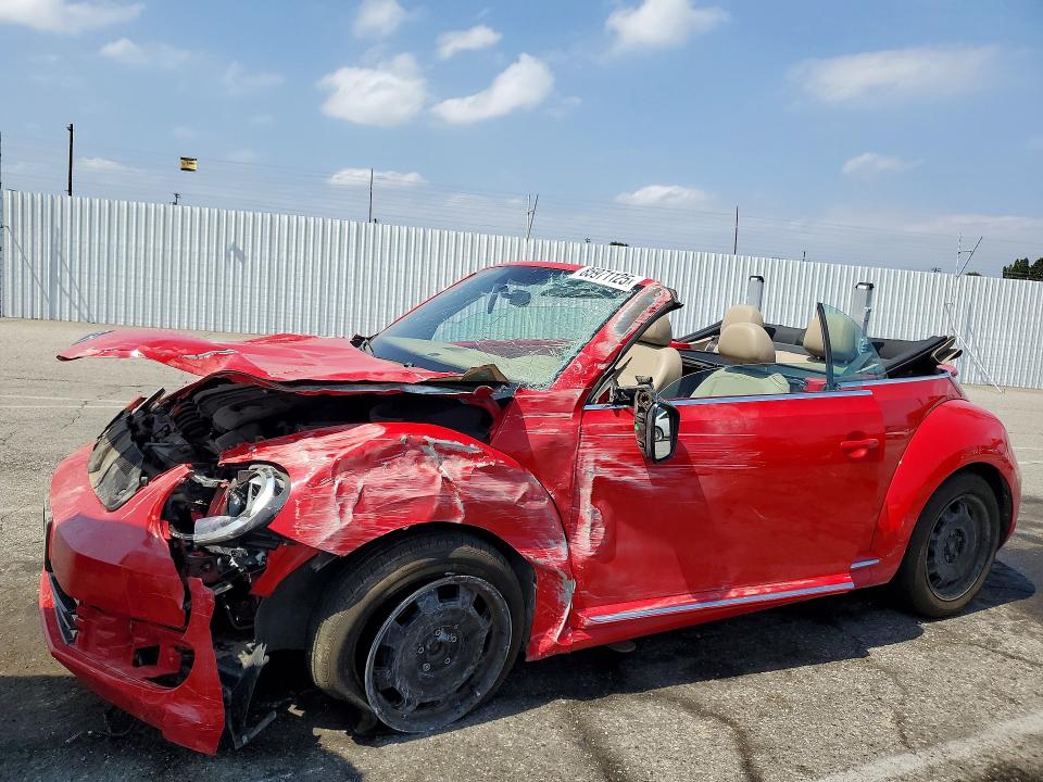 85971125 :رقم المزاد ، 3VW5P7AT1DM822728 vin ، 2013 Volkswagen Beetle مزاد بيع