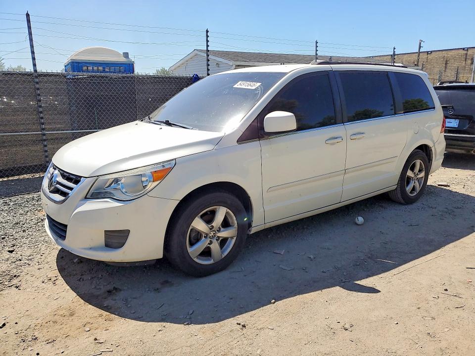 Auction sale of the 2011 Volkswagen Routan, vin: 2V4RW3DG2BR717562, lot number: 54915646