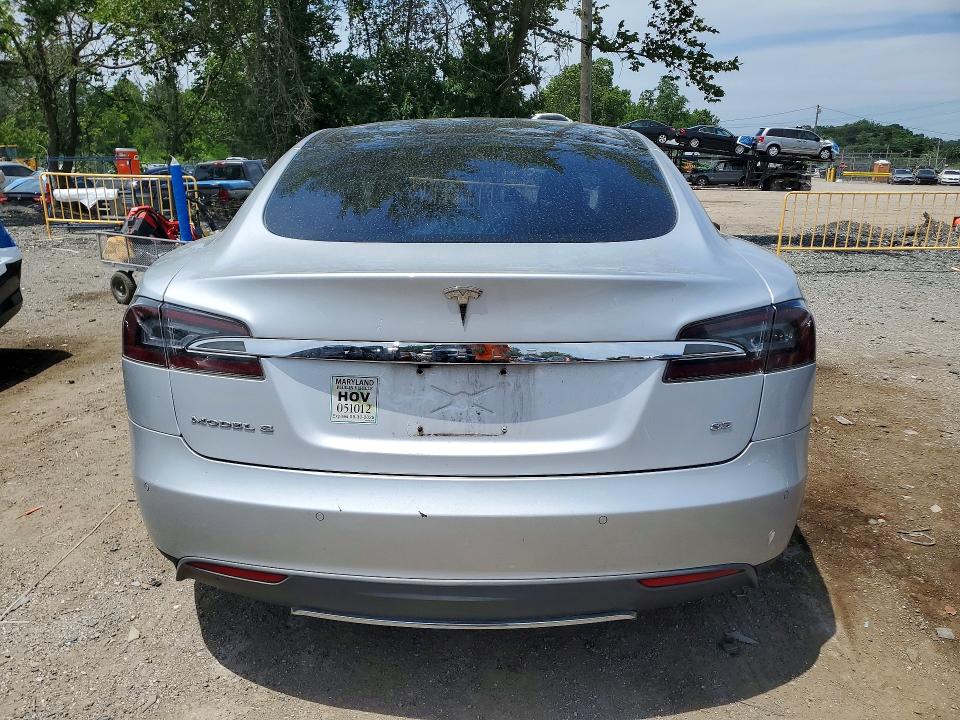 2014 Tesla Model S მანქანა იყიდება აუქციონზე, vin: 5YJSA1H10EFP53321, აუქციონის ნომერი: 57736336