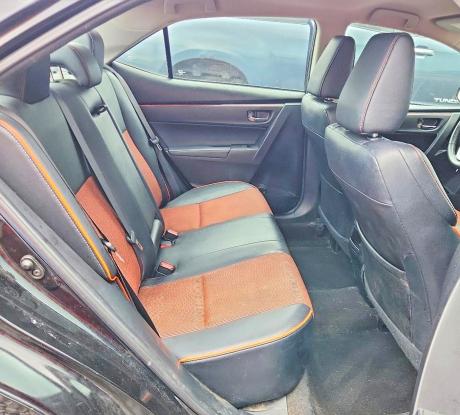 56708556 :رقم المزاد ، 2T1BURHE1JC051953 vin ، 2018 Toyota Corolla مزاد بيع