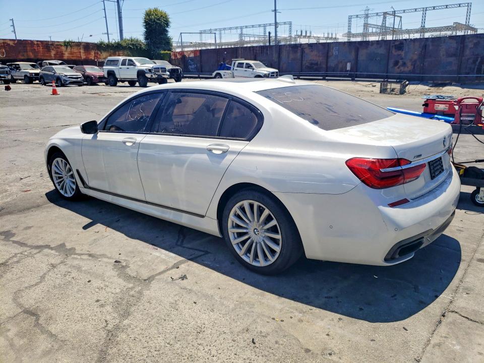 2017 Bmw 750 მანქანა იყიდება აუქციონზე, vin: WBA7F2C53HG421761, აუქციონის ნომერი: 57598326