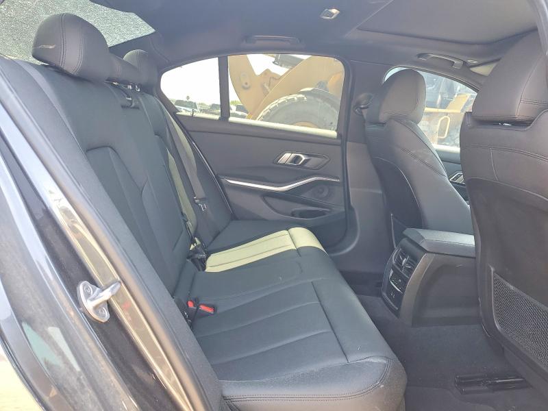 57244016 :رقم المزاد ، 3MW5P7J07M8B79378 vin ، 2021 Bmw 330e مزاد بيع