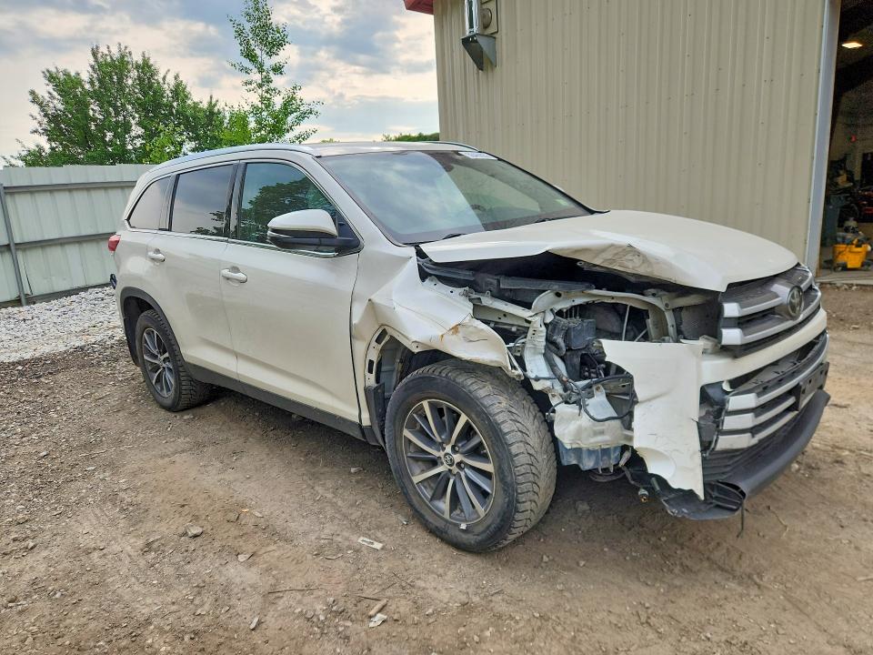 2019 Toyota Highlander მანქანა იყიდება აუქციონზე, vin: 5TDJZRFH3KS614875, აუქციონის ნომერი: 56469956
