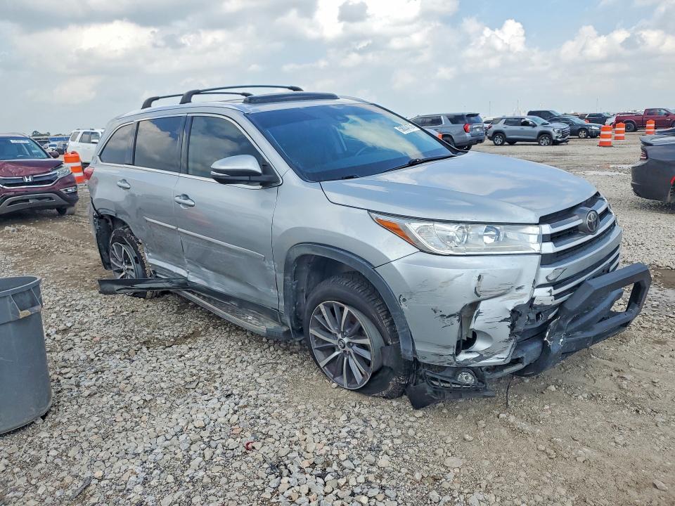 58034736 :رقم المزاد ، 5TDJZRFH0KS928323 vin ، 2019 Toyota Highlander مزاد بيع