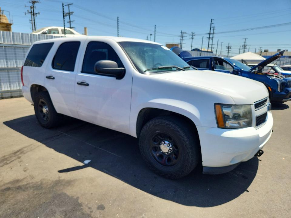 55623896 :رقم المزاد ، 1GNLC2E02BR321763 vin ، 2011 Chevrolet Tahoe مزاد بيع