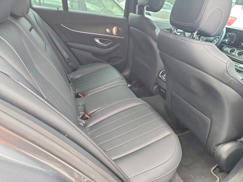 56826546 :رقم المزاد ، W1KZF8EBXNB072534 vin ، 2022 Mercedes-benz E مزاد بيع