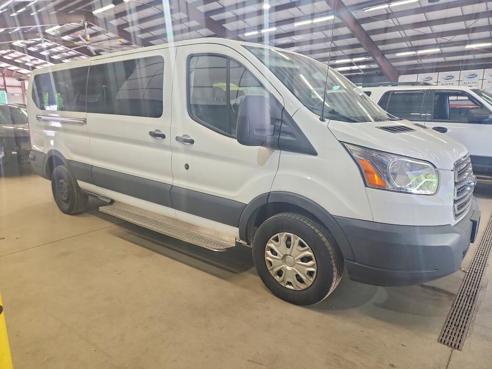 56410096 :رقم المزاد ، 1FBZX2YG4FKA83515 vin ، 2015 Ford Transit مزاد بيع