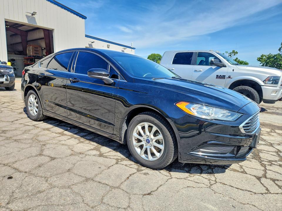 55915336 :رقم المزاد ، 3FA6P0G75HR214685 vin ، 2017 Ford Fusion مزاد بيع