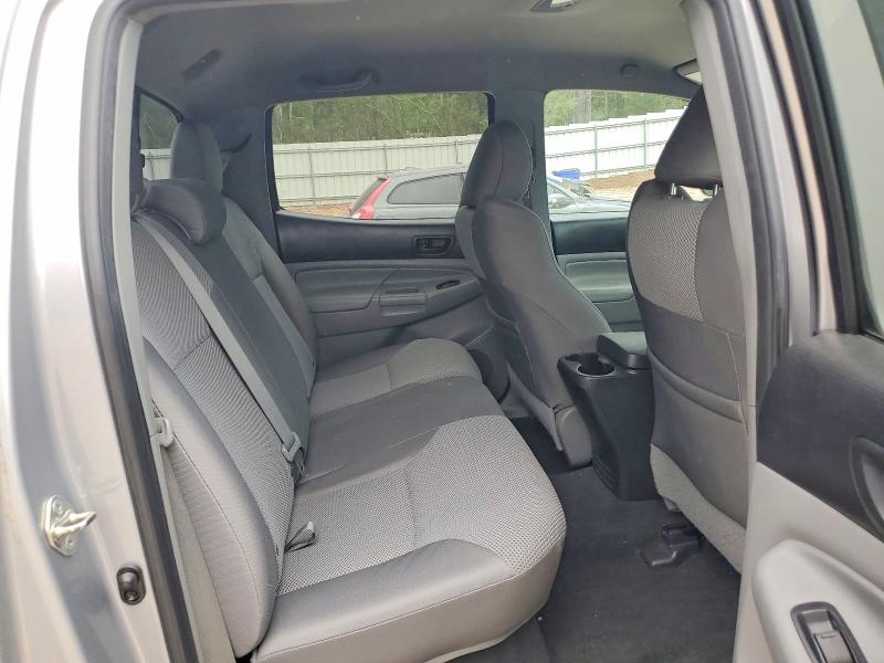 Продажа на аукционе авто 2015 Toyota Tacoma, vin: 3TMLU4EN3FM185616, номер лота: 55692456