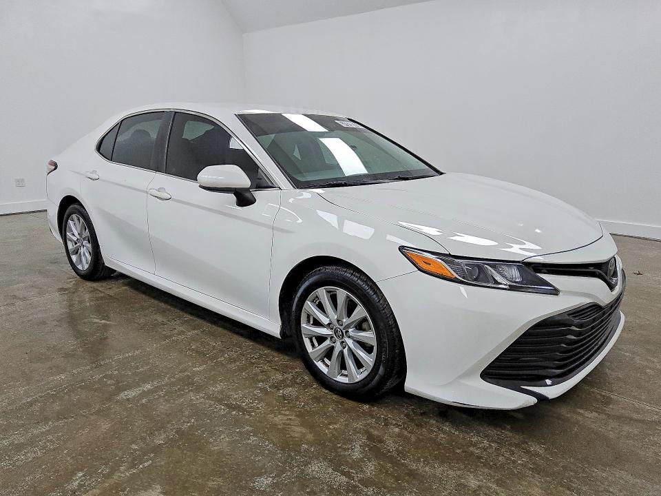 Продаж на аукціоні авто 2018 Toyota Camry, vin: 4T1B11HK1JU627961, номер лоту: 57929676