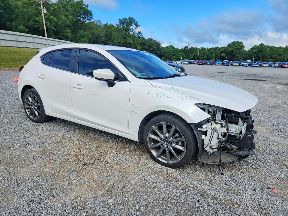 58115476 :رقم المزاد ، 3MZBN1M30JM240388 vin ، 2018 Mazda 3 مزاد بيع