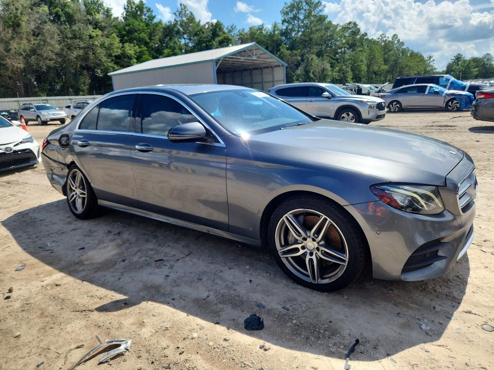 58406306 :رقم المزاد ، WDDZF4JB4HA078497 vin ، 2017 Mercedes-benz E مزاد بيع