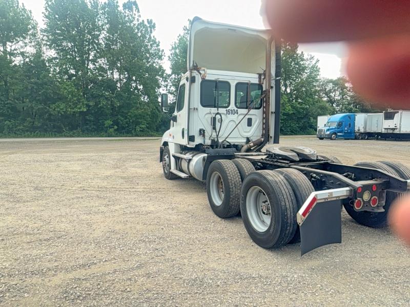 Продажа на аукционе авто 2016 Freightliner Cascadia 125, vin: 3AKGGEDV5GDHC5017, номер лота: 58603376