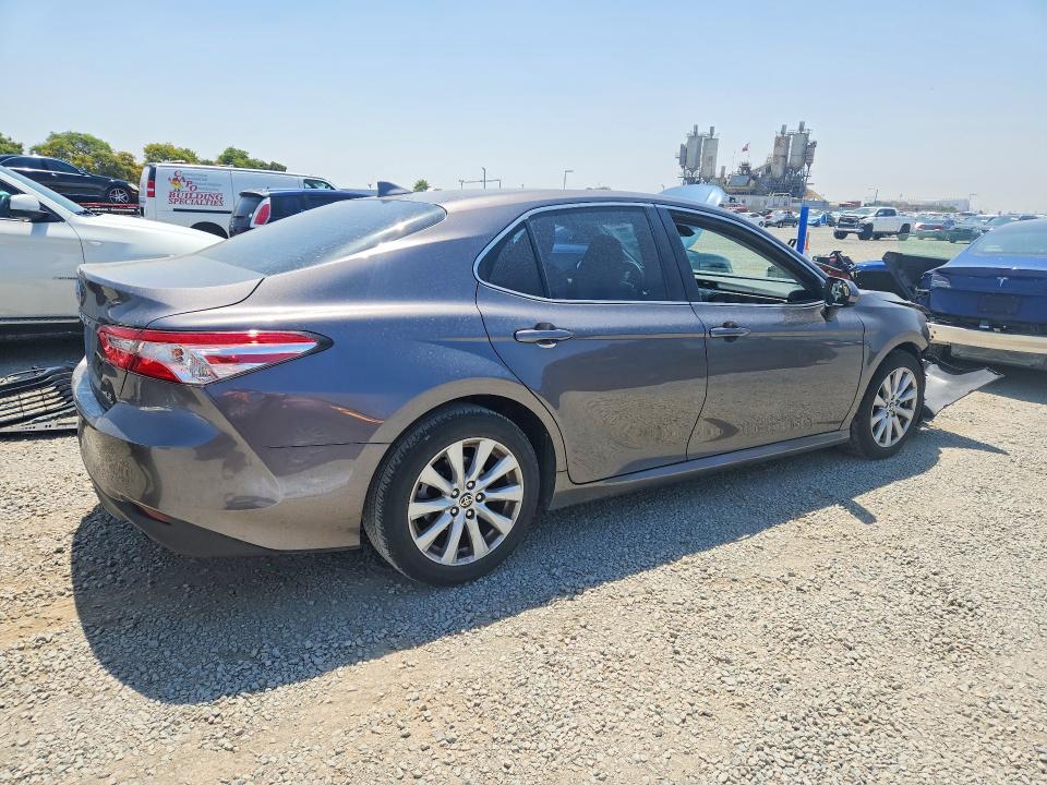 55835856 :رقم المزاد ، 4T1C11AKXLU968583 vin ، 2020 Toyota Camry مزاد بيع