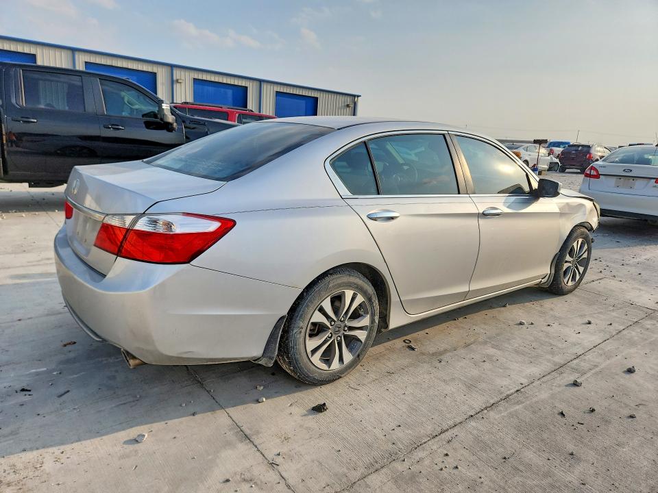 57884976 :رقم المزاد ، 1HGCR2F33DA015710 vin ، 2013 Honda Accord مزاد بيع