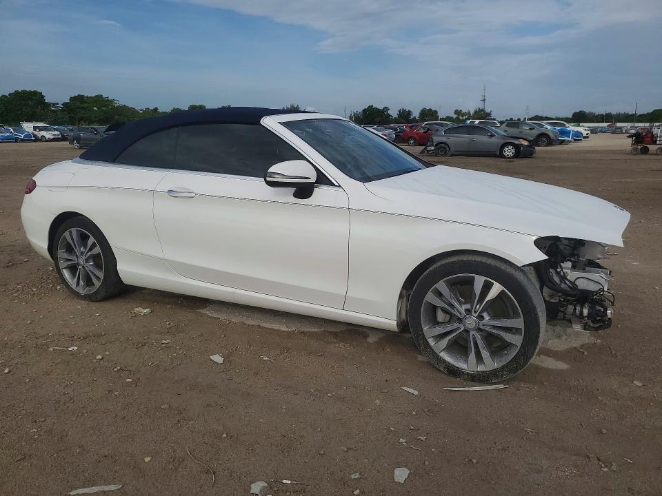 55740686 :رقم المزاد ، WDDWK4JB7JF659757 vin ، 2018 Mercedes-benz C مزاد بيع