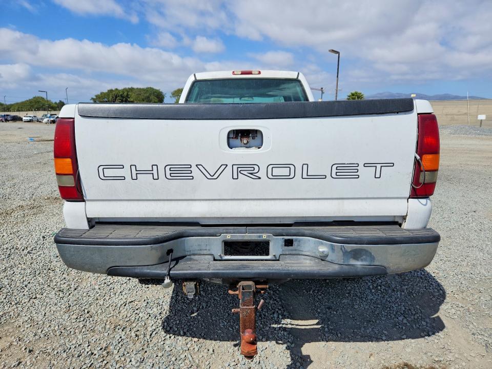 2002 Chevrolet Silverado მანქანა იყიდება აუქციონზე, vin: 1GBHC23U52F105609, აუქციონის ნომერი: 85462455