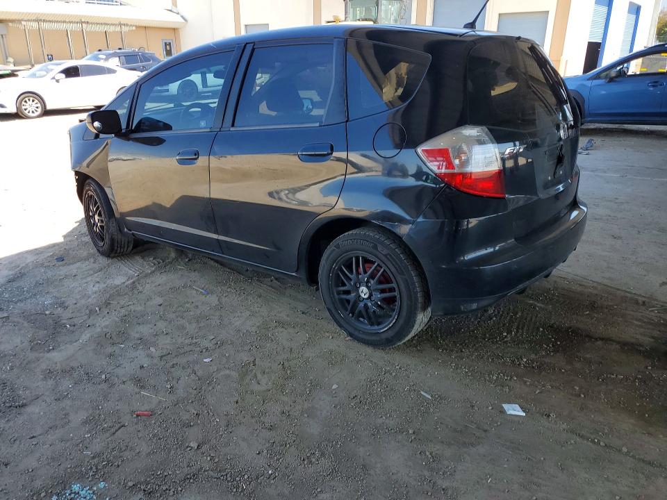 57360726 :رقم المزاد ، JHMGE8H37DC056338 vin ، 2013 Honda Fit مزاد بيع