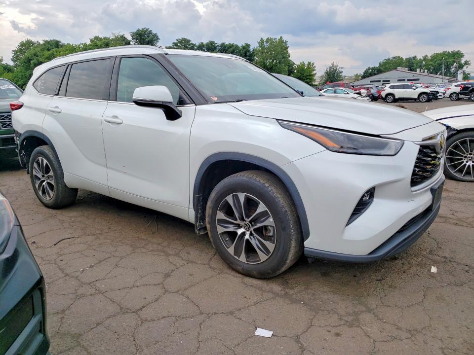 2022 Toyota Highlander მანქანა იყიდება აუქციონზე, vin: 5TDHZRBH1NS569427, აუქციონის ნომერი: 58932096