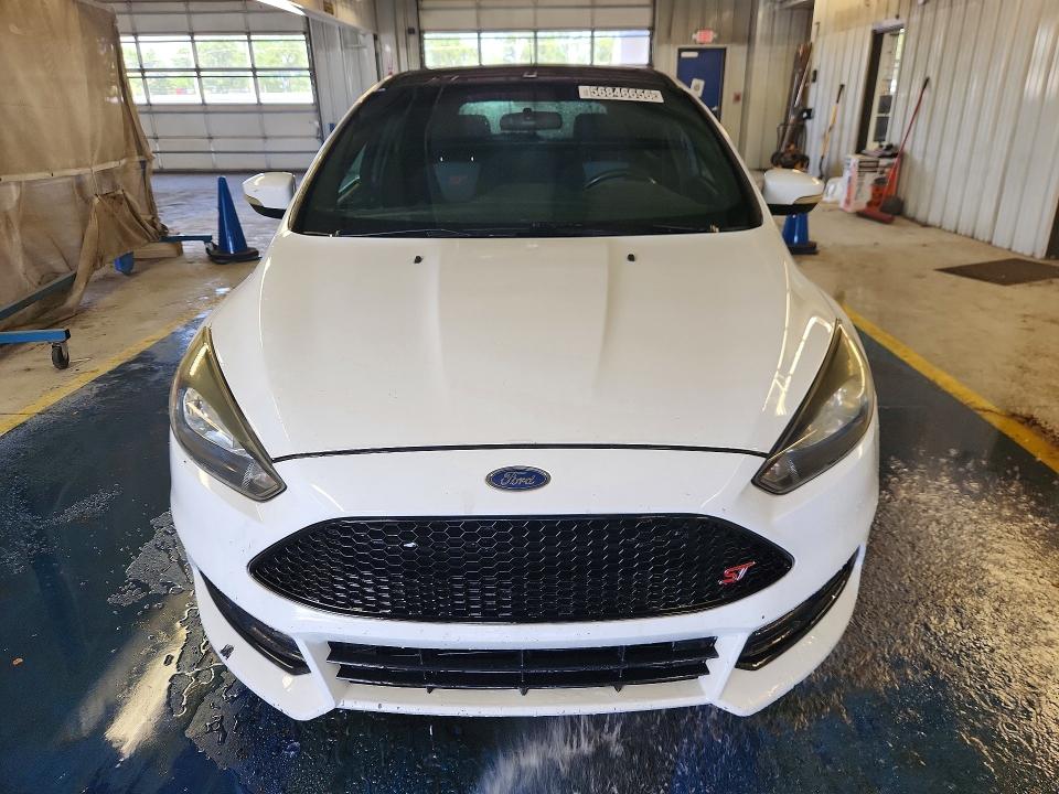 56846656 :رقم المزاد ، 1FADP3L90GL355578 vin ، 2016 Ford Focus مزاد بيع