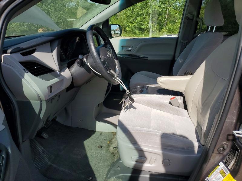 56058626 :رقم المزاد ، 5TDJZ3DC5HS153918 vin ، 2017 Toyota Sienna مزاد بيع