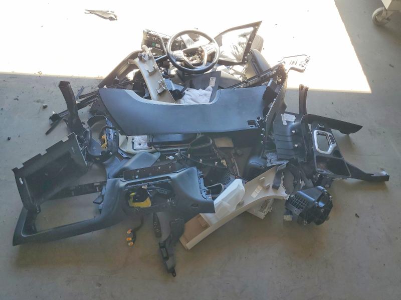 57060876 :رقم المزاد ، 1C4PJLCB9HW640985 vin ، 2017 Jeep Cherokee مزاد بيع
