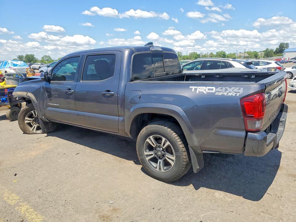 55837226 :رقم المزاد ، 5TFCZ5AN3JX161011 vin ، 2018 Toyota Tacoma مزاد بيع