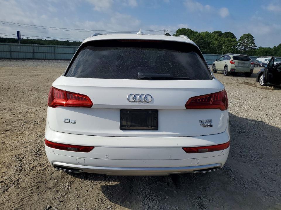 Продаж на аукціоні авто 2018 Audi Q5, vin: WA1CNAFY2J2200136, номер лоту: 97685475