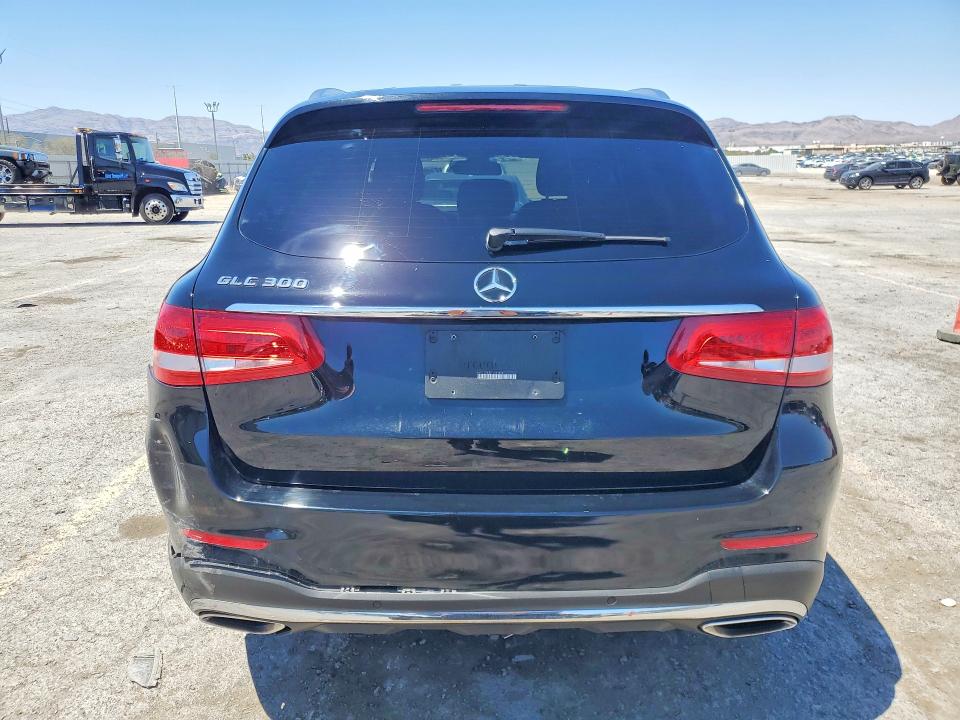 55758076 :رقم المزاد ، WDC0G4JB3JV069010 vin ، 2018 Mercedes-benz Glc مزاد بيع