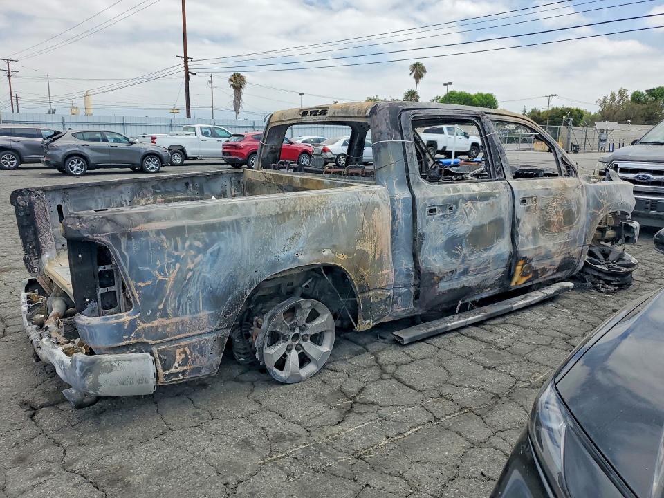 58976706 :رقم المزاد ، 1C6RRELT9KN582435 vin ، 2019 Ram 1500 مزاد بيع