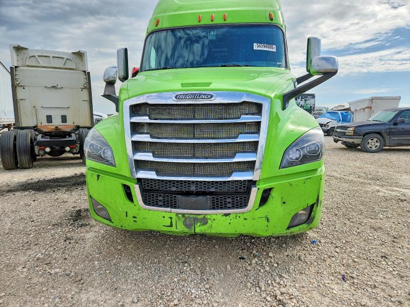 Продаж на аукціоні авто 2018 Freightliner Cascadia 126, vin: 3AKJHHDRXJSJL1051, номер лоту: 58594086