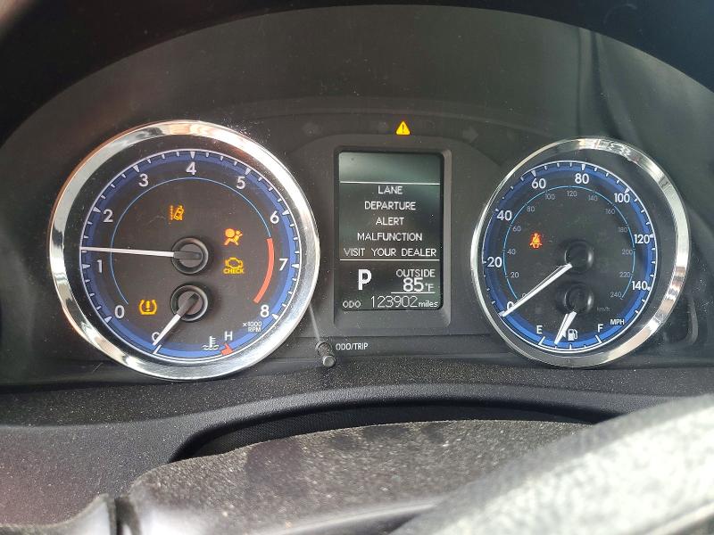 Продажа на аукционе авто 2018 Toyota Corolla, vin: 2T1BURHEXJC993421, номер лота: 55985356