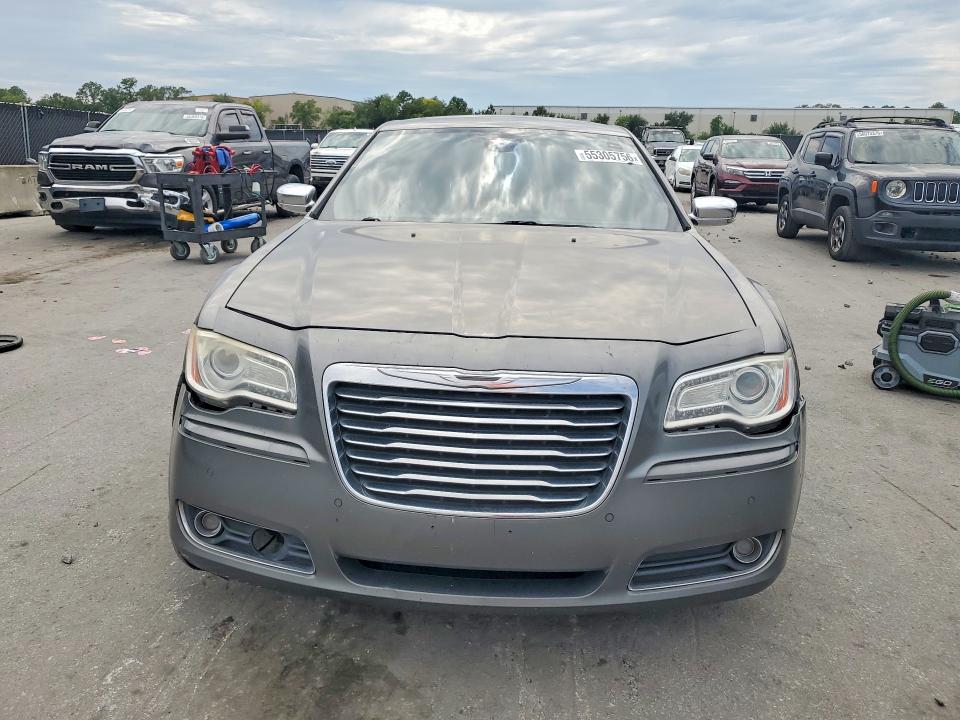 2011 Chrysler 300 მანქანა იყიდება აუქციონზე, vin: 2C3CA5CG3BH585675, აუქციონის ნომერი: 55305756