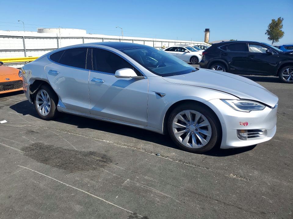 Продажа на аукционе авто 2017 Tesla Model S, vin: 5YJSA1E26HF204353, номер лота: 57118826