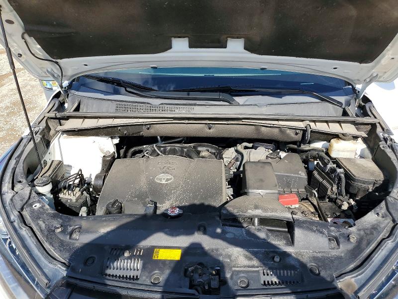 57033086 :رقم المزاد ، 5TDJZRFH2JS813592 vin ، 2018 Toyota Highlander مزاد بيع