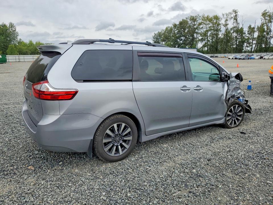 Продажа на аукционе авто 2018 Toyota Sienna, vin: 5TDDZ3DC3JS206294, номер лота: 58763576