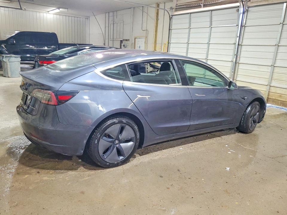 55904806 :رقم المزاد ، 5YJ3E1EB1KF205751 vin ، 2019 Tesla Model 3 مزاد بيع