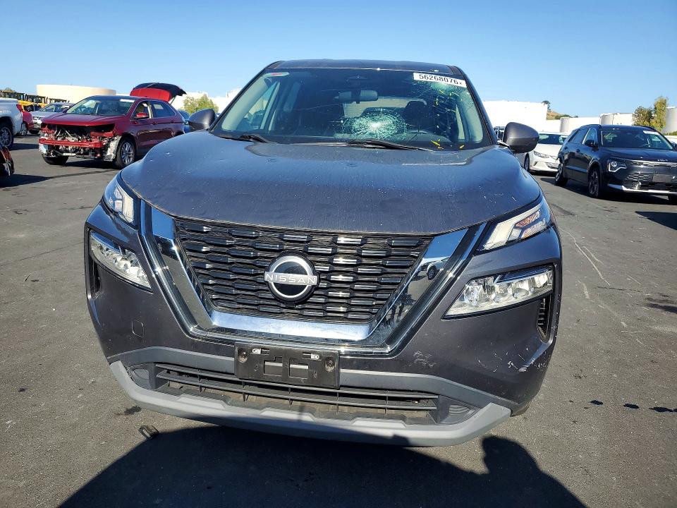 56268076 :رقم المزاد ، 5N1BT3BA0NC694049 vin ، 2022 Nissan Rogue مزاد بيع