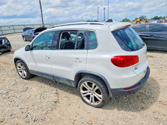 56745676 :رقم المزاد ، WVGAV7AX0CW001804 vin ، 2012 Volkswagen Tiguan مزاد بيع